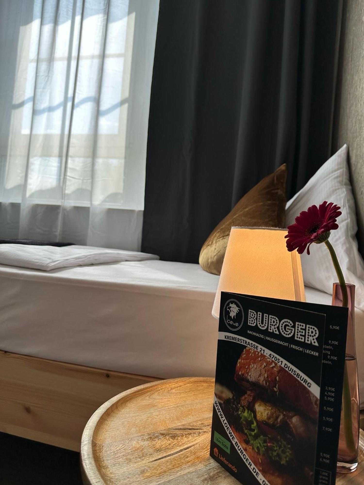 Hotel Restaurant Zum Loewen Дуйсбург Экстерьер фото